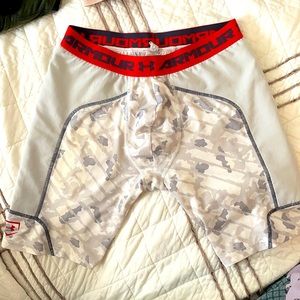 Under Armour Sliding Shorts Youth Large